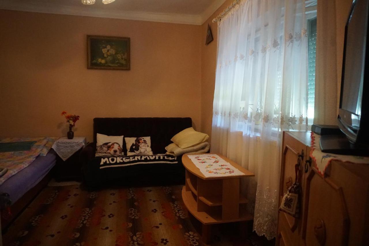 Piri Vendeghaz Hotel Hajduboszormeny Ngoại thất bức ảnh