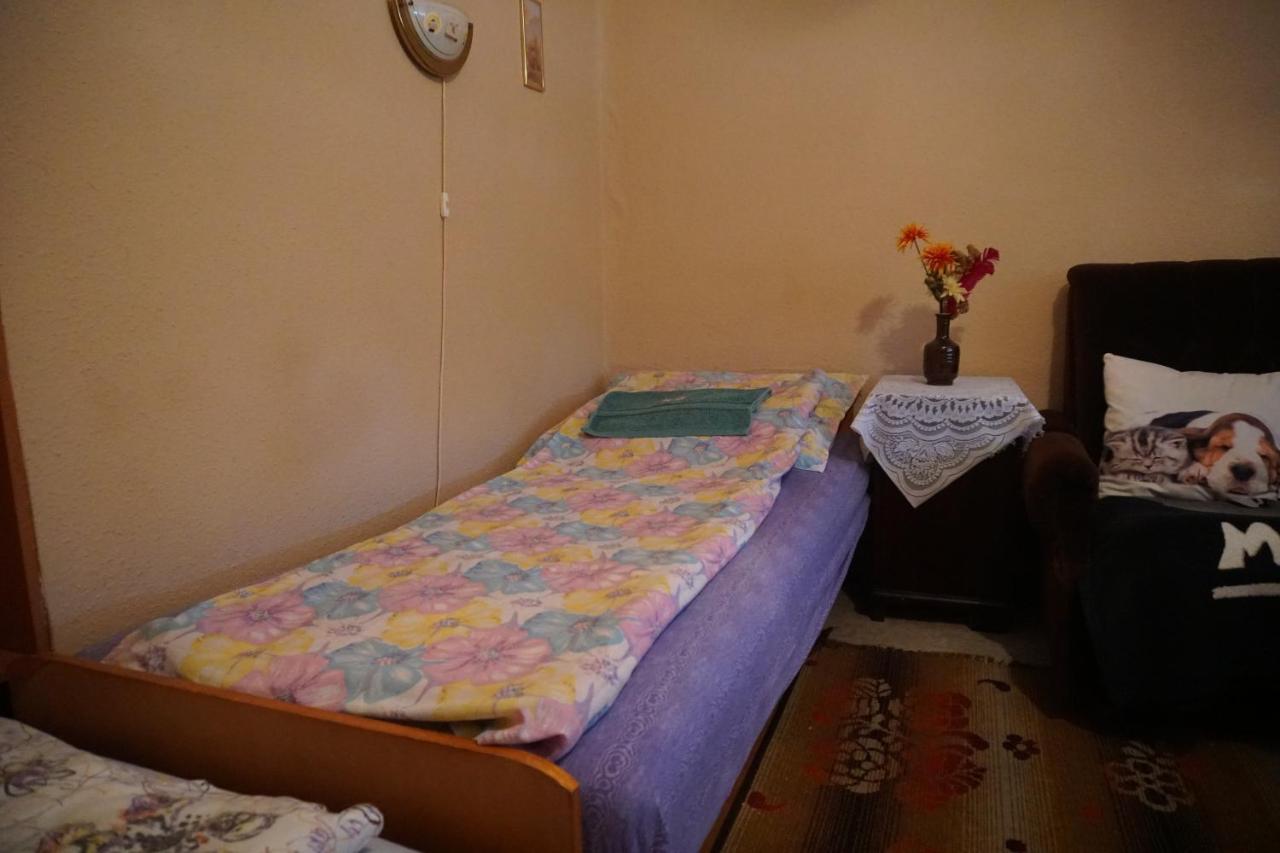 Piri Vendeghaz Hotel Hajduboszormeny Ngoại thất bức ảnh