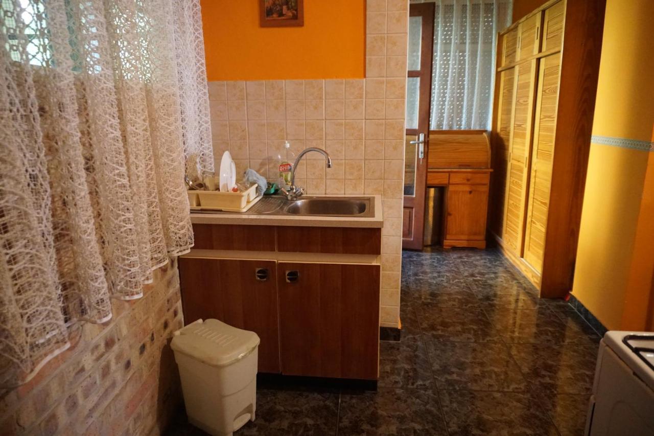 Piri Vendeghaz Hotel Hajduboszormeny Ngoại thất bức ảnh