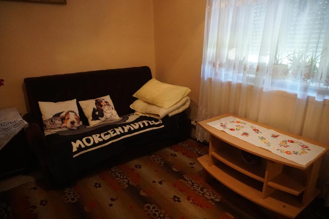 Piri Vendeghaz Hotel Hajduboszormeny Ngoại thất bức ảnh